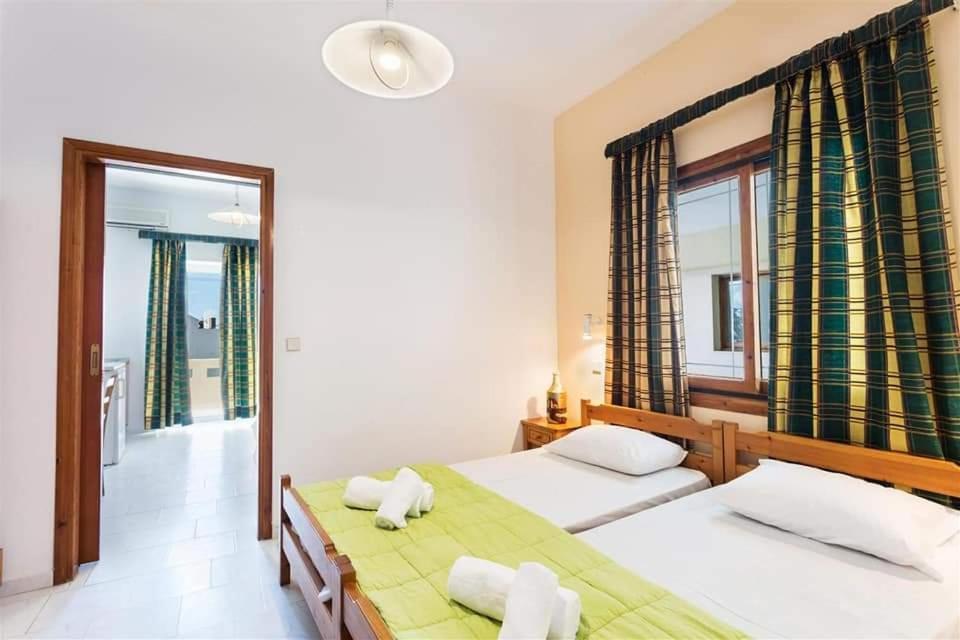 Michalis Litinas Apartments Agia Marina エクステリア 写真
