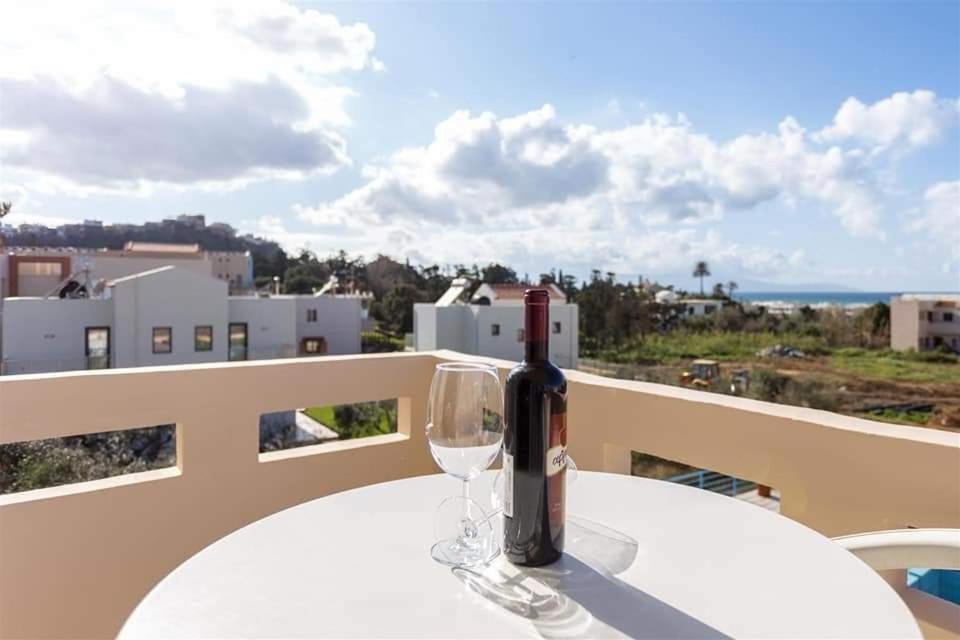 Michalis Litinas Apartments Agia Marina エクステリア 写真