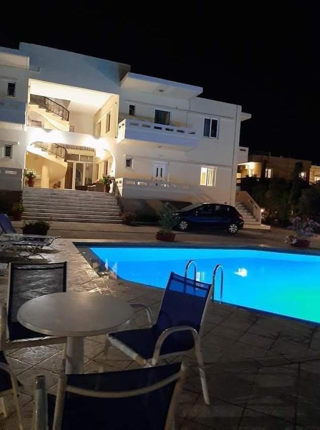 Michalis Litinas Apartments Agia Marina エクステリア 写真
